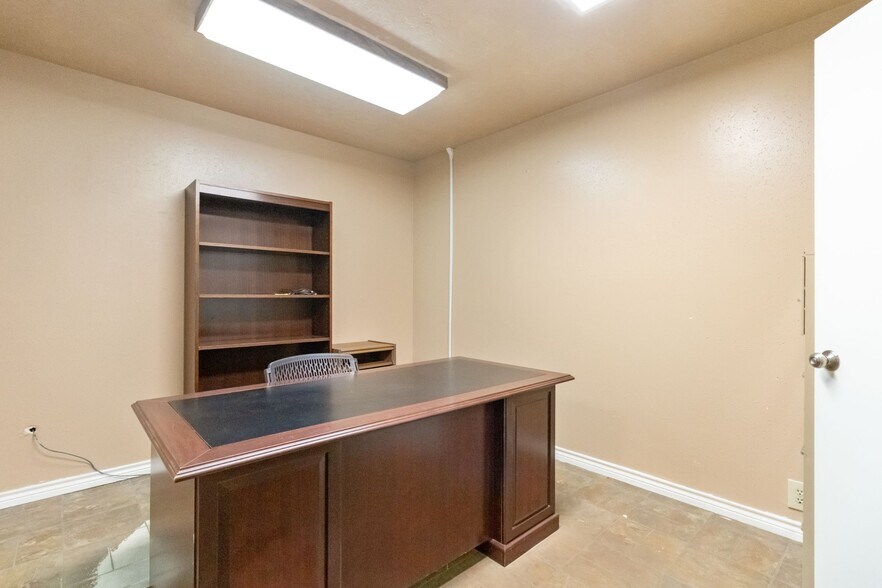 More Photos Of 17301 E FM 1097 Rd, Willis Storefront Retail Office For Sale