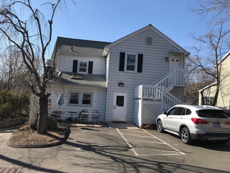 More Photos Of 3 Field Rd, Cos Cob Specialty For Sale