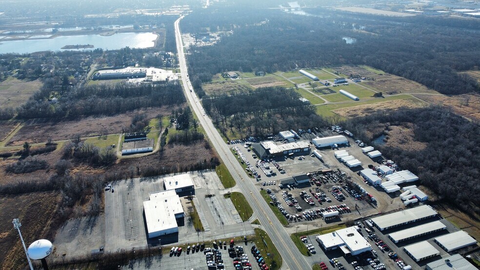 More Photos Of 800 Dundee Ave, East Dundee Light Distribution For Lease