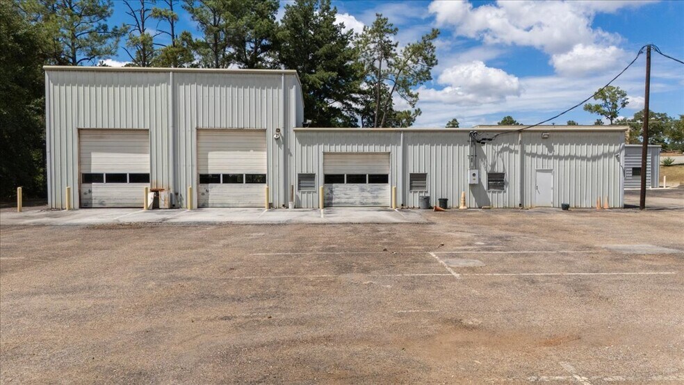 More Photos Of 9846 State Highway 31 E, Tyler Medical For Sale