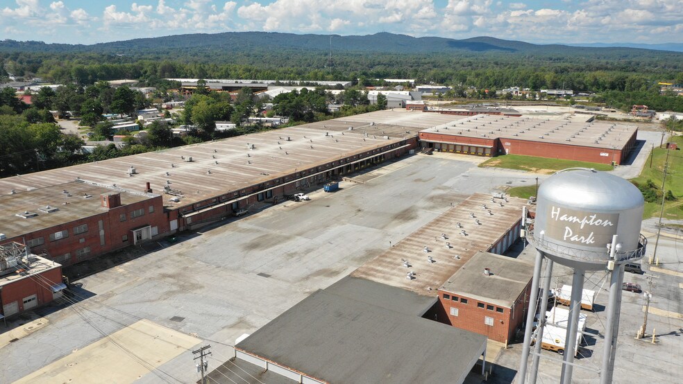 More Photos Of 2819 Wade Hampton Blvd, Taylors Distribution For Lease