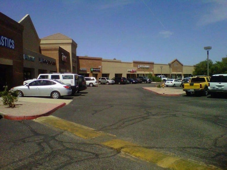 More Photos Of 1130-1184 N Gilbert Rd, Gilbert Storefront Retail Office For Lease