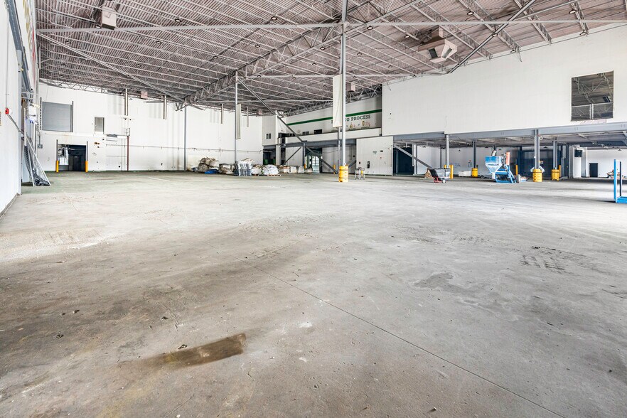 More Photos Of 3501 Jourdan Rd, New Orleans Distribution For Lease
