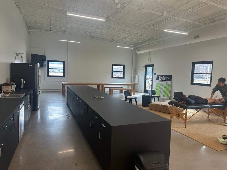 More Photos Of 5455 Spine Rd, Boulder Flex For Sale