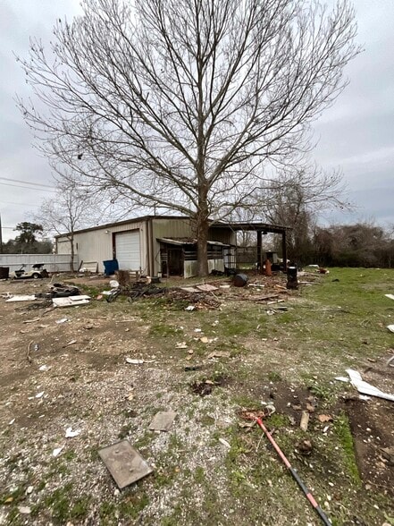 More Photos Of 609 Oak St, La Marque Warehouse For Sale