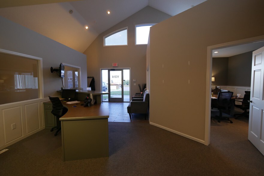 More Photos Of 11310 86th Ave N, Maple Grove Office For Sale