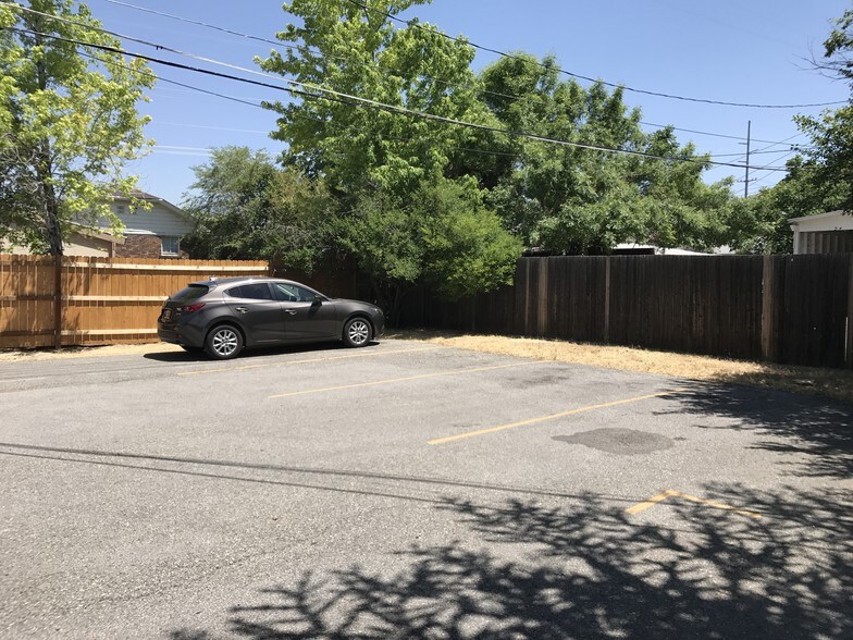 More Photos Of 2435 S Highland Dr, Salt Lake City General Retail For Lease