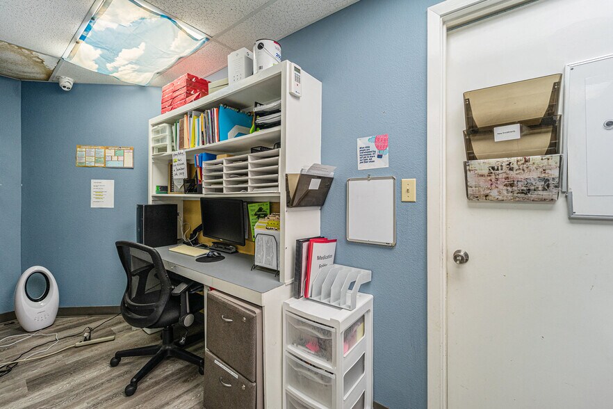 More Photos Of 3421 E Walnut St, Pearland Daycare Center For Sale