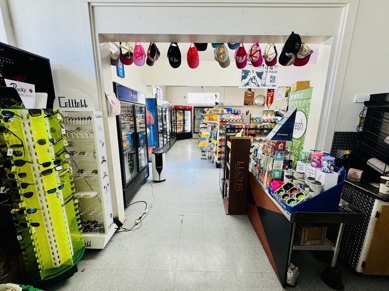 More Photos Of 150 Mountain Blvd, Mount Vernon Service Station For Sale