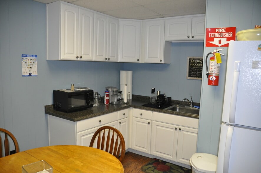 More Photos Of 220 Recker Hwy, Auburndale Warehouse For Lease