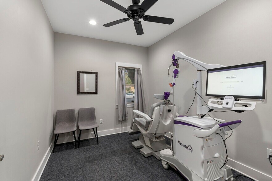 More Photos Of 9518 Tioga Dr, San Antonio Office For Sale