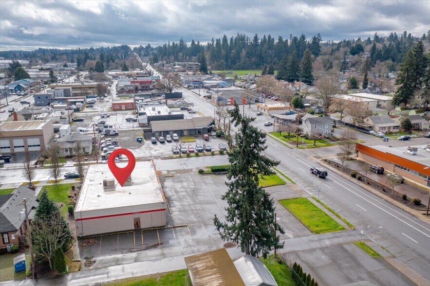 More Photos Of 1590 12th St SE, Salem Freestanding For Lease