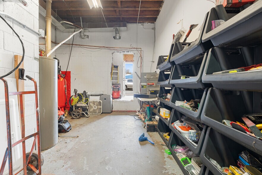 More Photos Of 4200 Redman Ave, Omaha Auto Repair For Sale