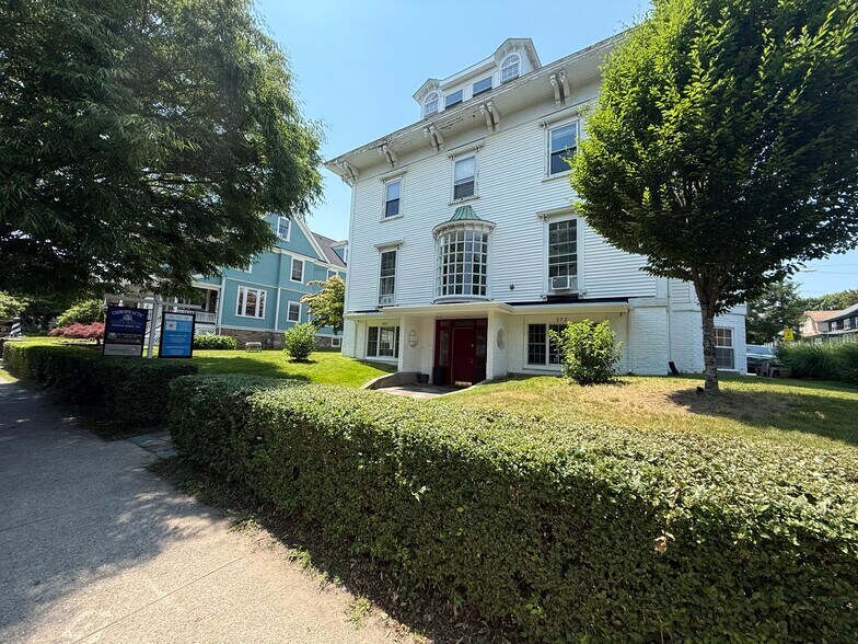More Photos Of 372 Broadway, Newport Office Residential For Lease