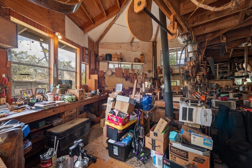 More Photos Of 501 Limestone Ln, Driftwood Specialty For Sale