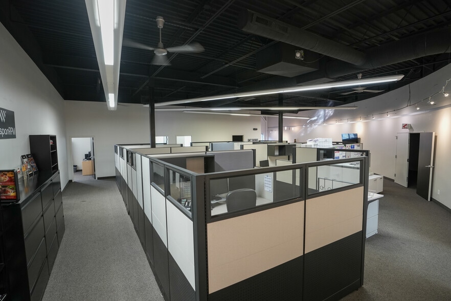 More Photos Of 437 Lewis Hargett Cir, Lexington Office For Sale