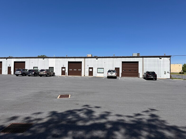 More Photos Of 4949 Queen St, Harrisburg Warehouse For Lease