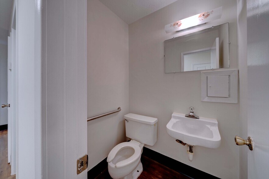 More Photos Of 8811 Front Beach Rd, Panama City Beach Medical For Lease