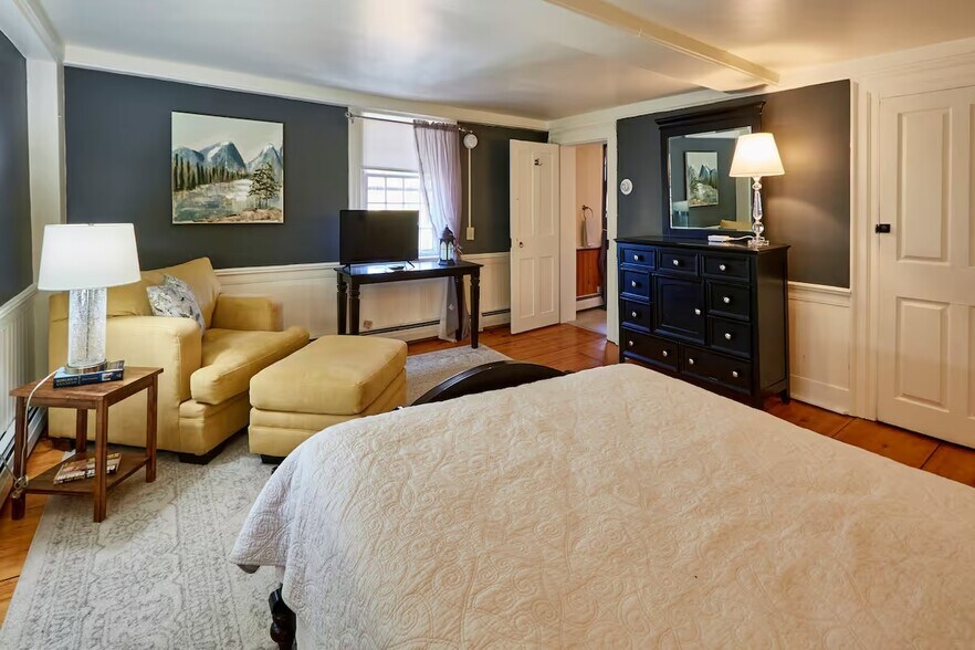 More Photos Of 722 Main St, Bennington Freestanding For Sale