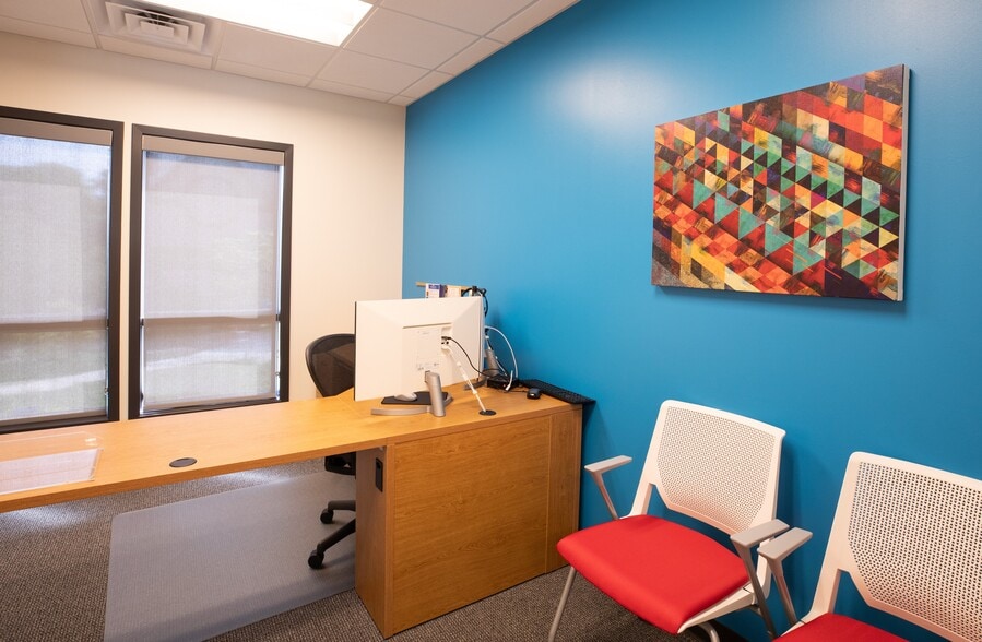 More Photos Of 10670 Barkley St, Overland Park Office For Sale