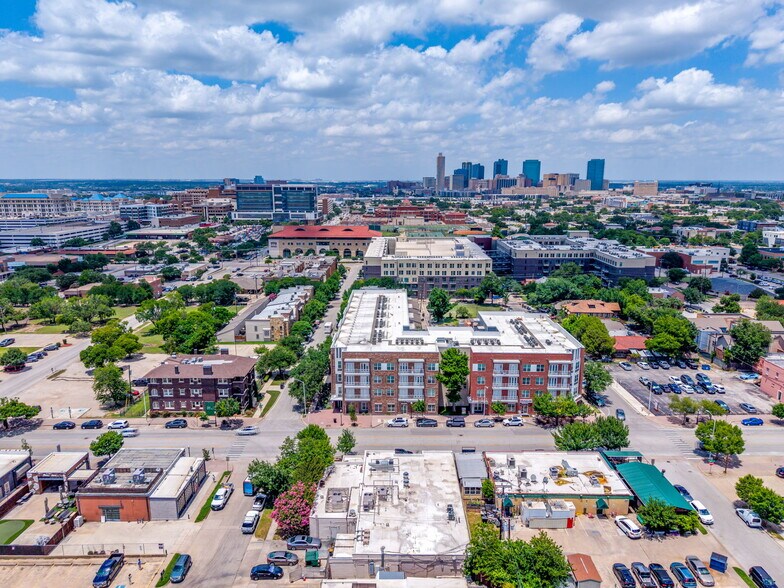 More Photos Of 1065 W Magnolia Ave, Fort Worth Office For Sale