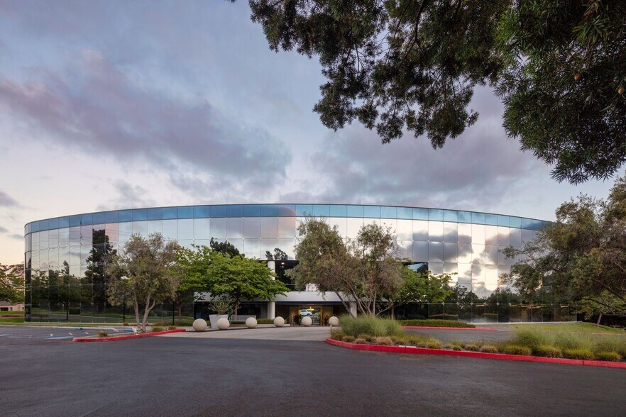 More Photos Of 1959 Palomar Oaks Way, Carlsbad Loft Creative Space For Lease