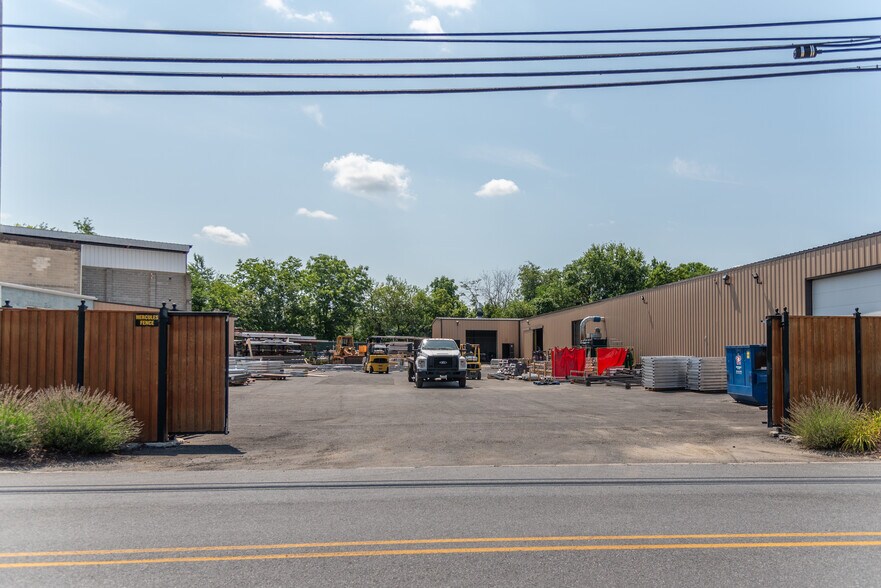 More Photos Of 36 W Pennsylvania Ave, Walkersville Warehouse For Sale
