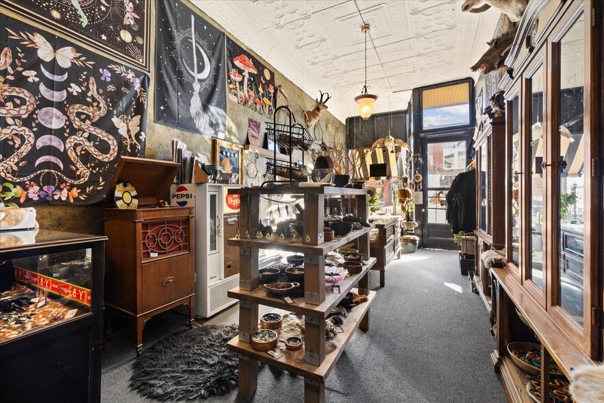 More Photos Of 301 Victor Ave, Victor Hotel For Sale