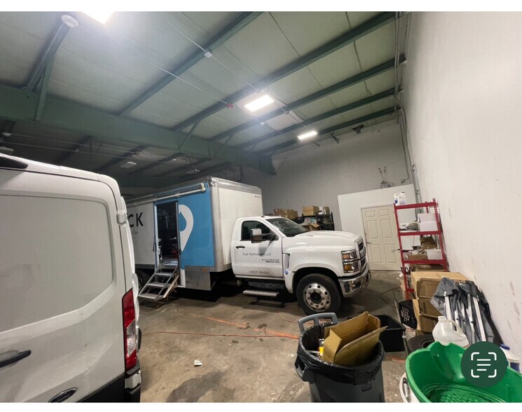 More Photos Of 17 Industrial Dr, Smithfield Manufacturing For Lease