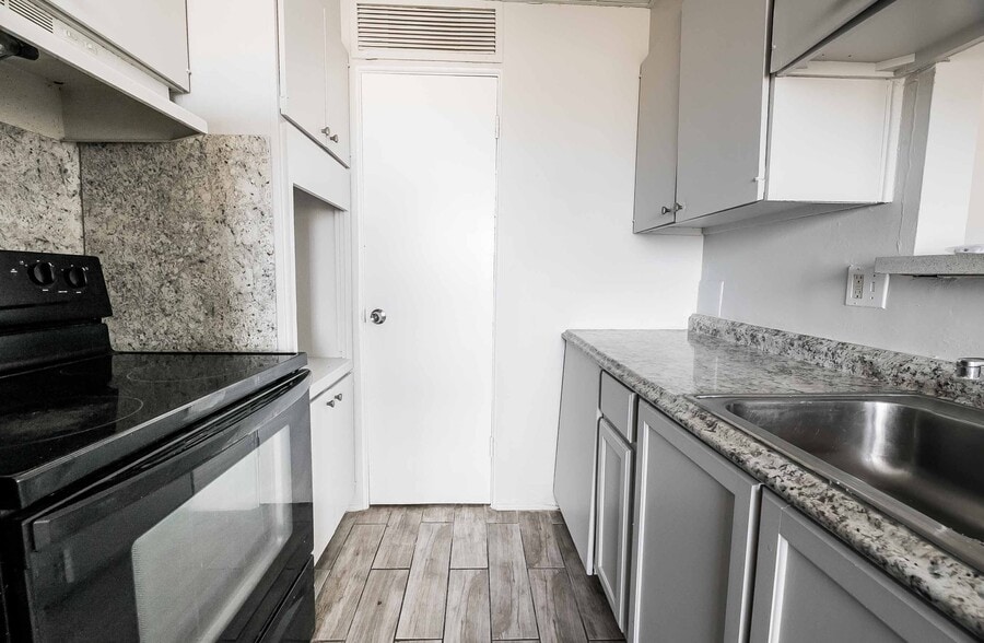 More Photos Of 239 W Cleveland Ave, Las Vegas Apartments For Sale