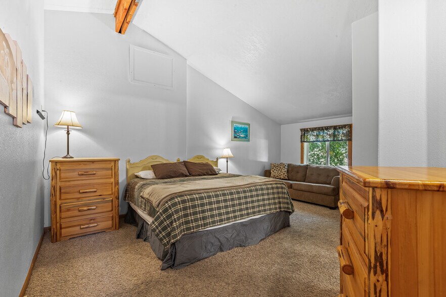 More Photos Of 302 Berger St, Riggins Apartments For Sale