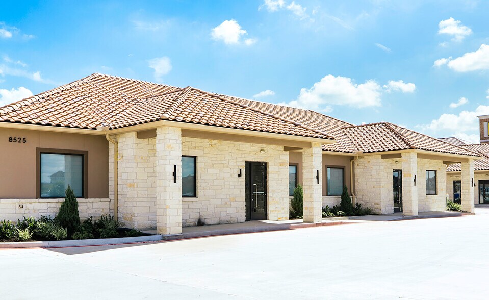 More Photos Of 8525 N Sam Houston Pkwy E, Humble Medical For Sale