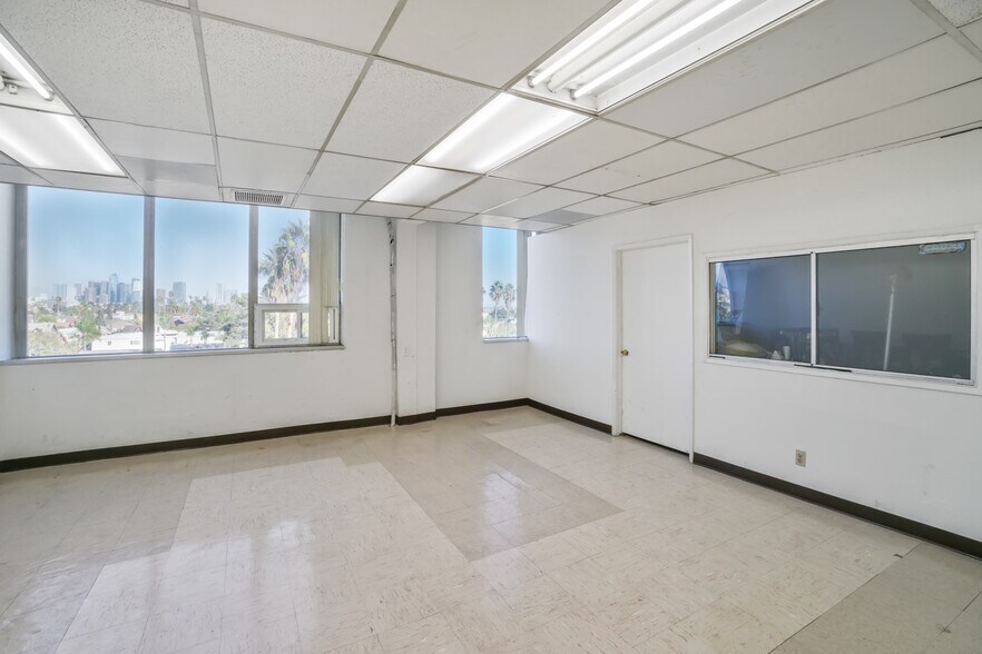 More Photos Of 1818 S Western Ave, Los Angeles Office For Lease