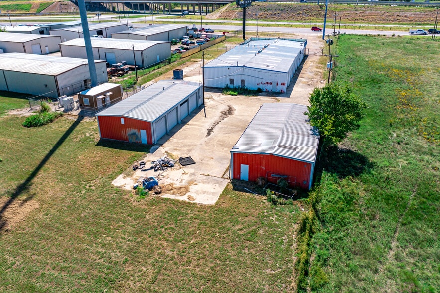 More Photos Of 5878 W US Highway 80, Terrell Showroom For Sale