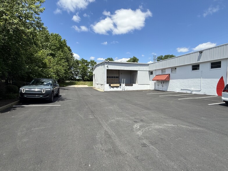 Primary Photo Of 21 Bellecor Dr, New Castle Warehouse For Lease