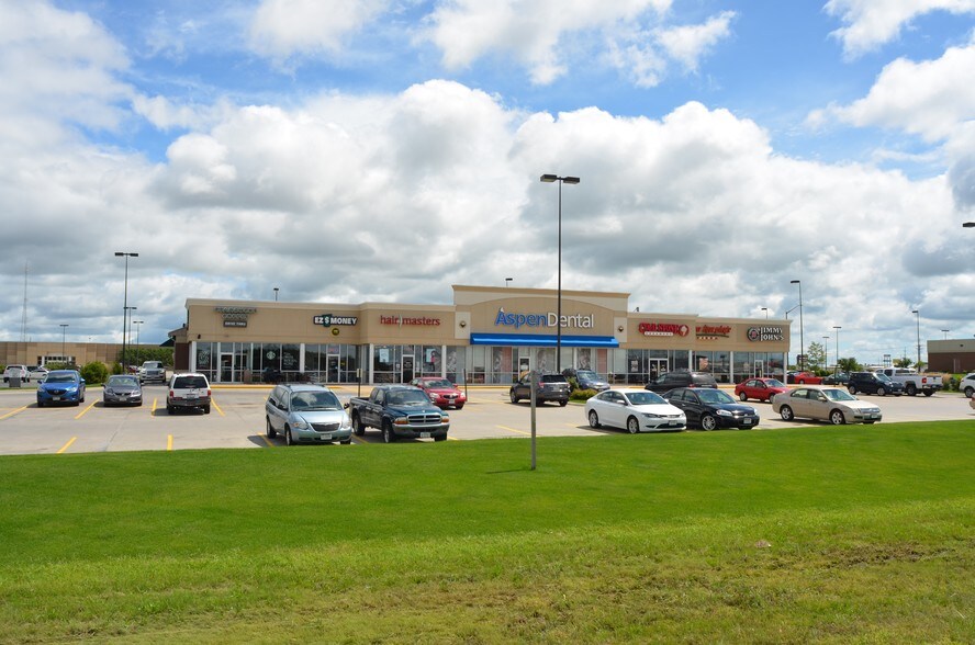 More Photos Of 206 Wilmar Ave, Grand Island General Retail For Lease