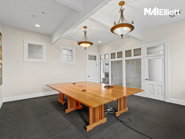 More Photos Of 711-719 SE Grand Ave, Portland Office For Sale