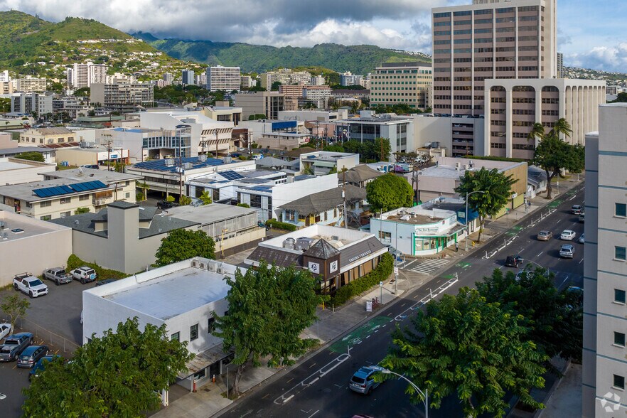 More Photos Of 1240 S King St, Honolulu Restaurant For Lease