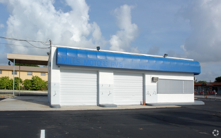 More Photos Of 4371 N Dixie Hwy, Pompano Beach Freestanding For Lease