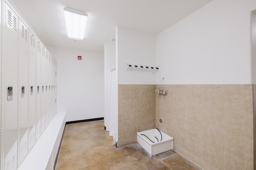 More Photos Of 2575 Alta Vista Dr, Elko Warehouse For Lease