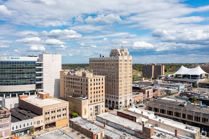 More Photos Of 28 N Saginaw St, Pontiac Office For Lease