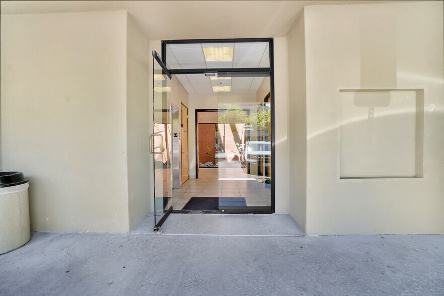 More Photos Of 3665 Ruffin Rd, San Diego Unknown For Lease