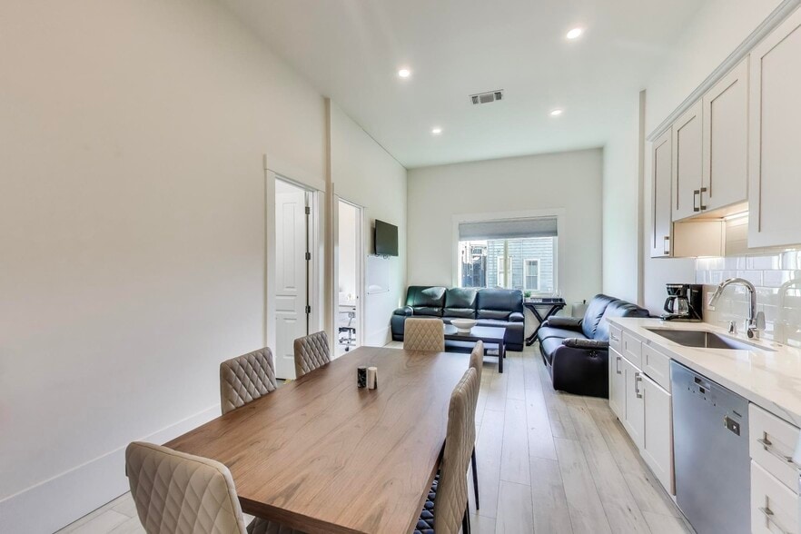 More Photos Of 751 Capp st, San Francisco Apartments For Sale