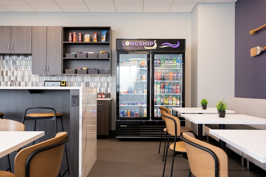 More Photos Of 2685 Vikings Cir, Eagan Office For Lease