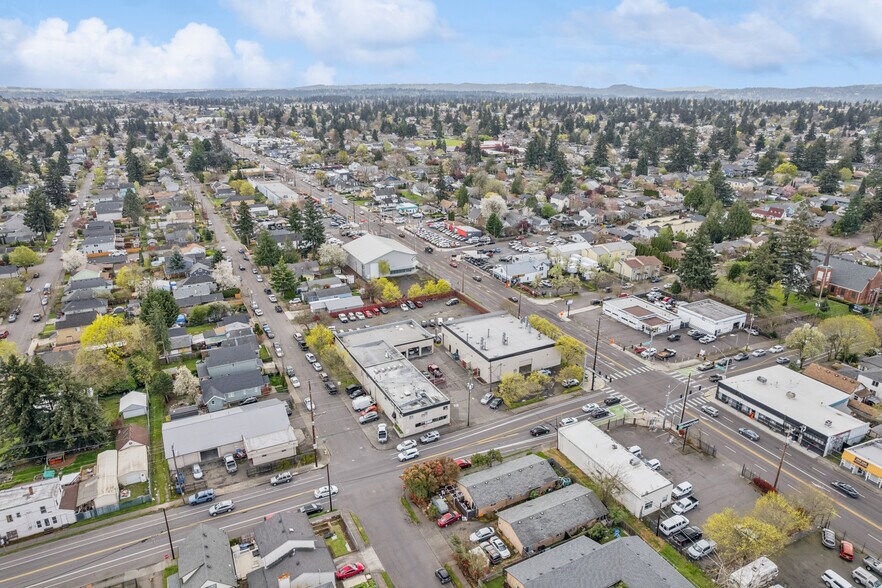More Photos Of 8206 SE Woodstock Blvd, Portland Auto Repair For Sale
