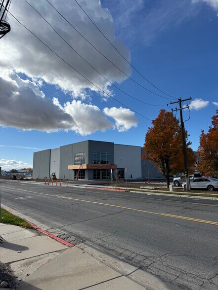 More Photos Of 235 Sugar St, Layton Industrial For Lease