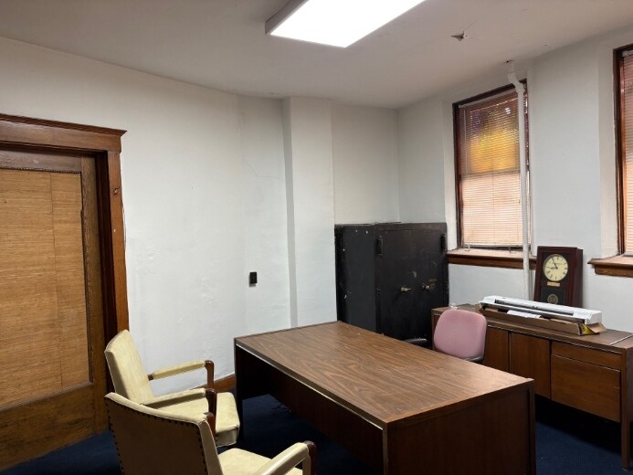 More Photos Of 4301 Page Blvd, Saint Louis Religious Facility For Lease