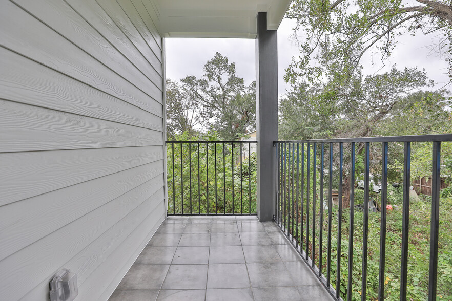 More Photos Of 9339 Lavender St, Houston Apartments For Sale