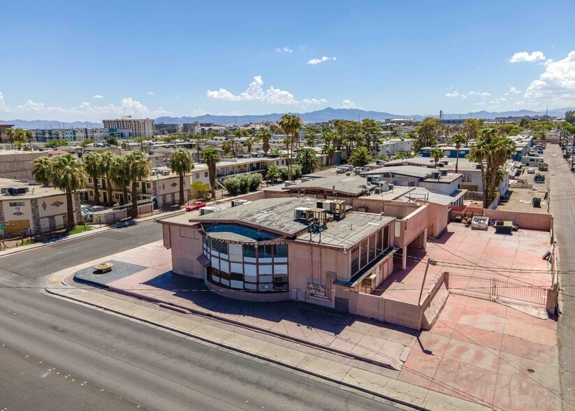 More Photos Of 3761 Royal Crest St, Las Vegas Office For Sale