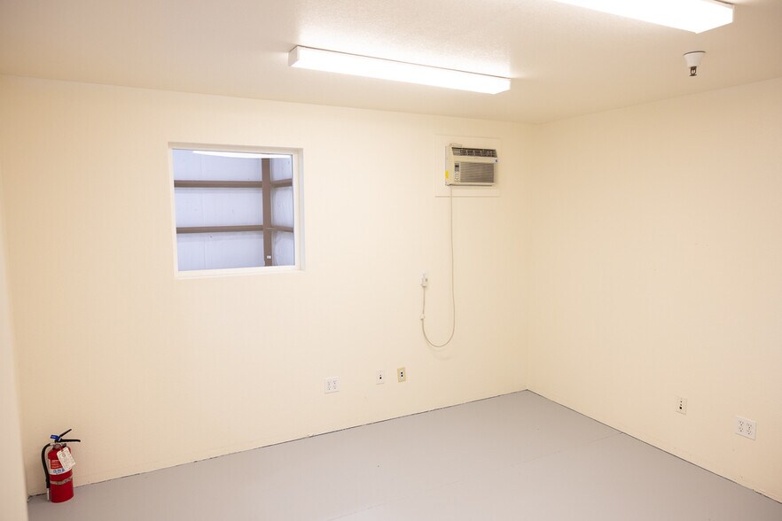 More Photos Of 3466 Brickway Blvd, Santa Rosa Warehouse For Lease